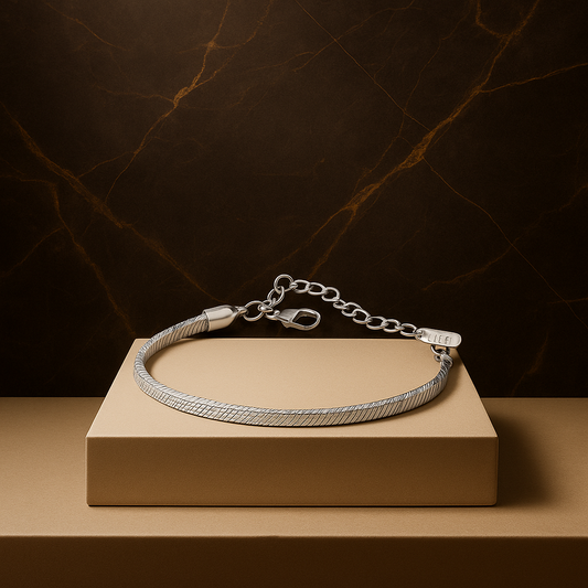 Averra Stainless Steel Chain Bracelet – Minimalist Retro Edition